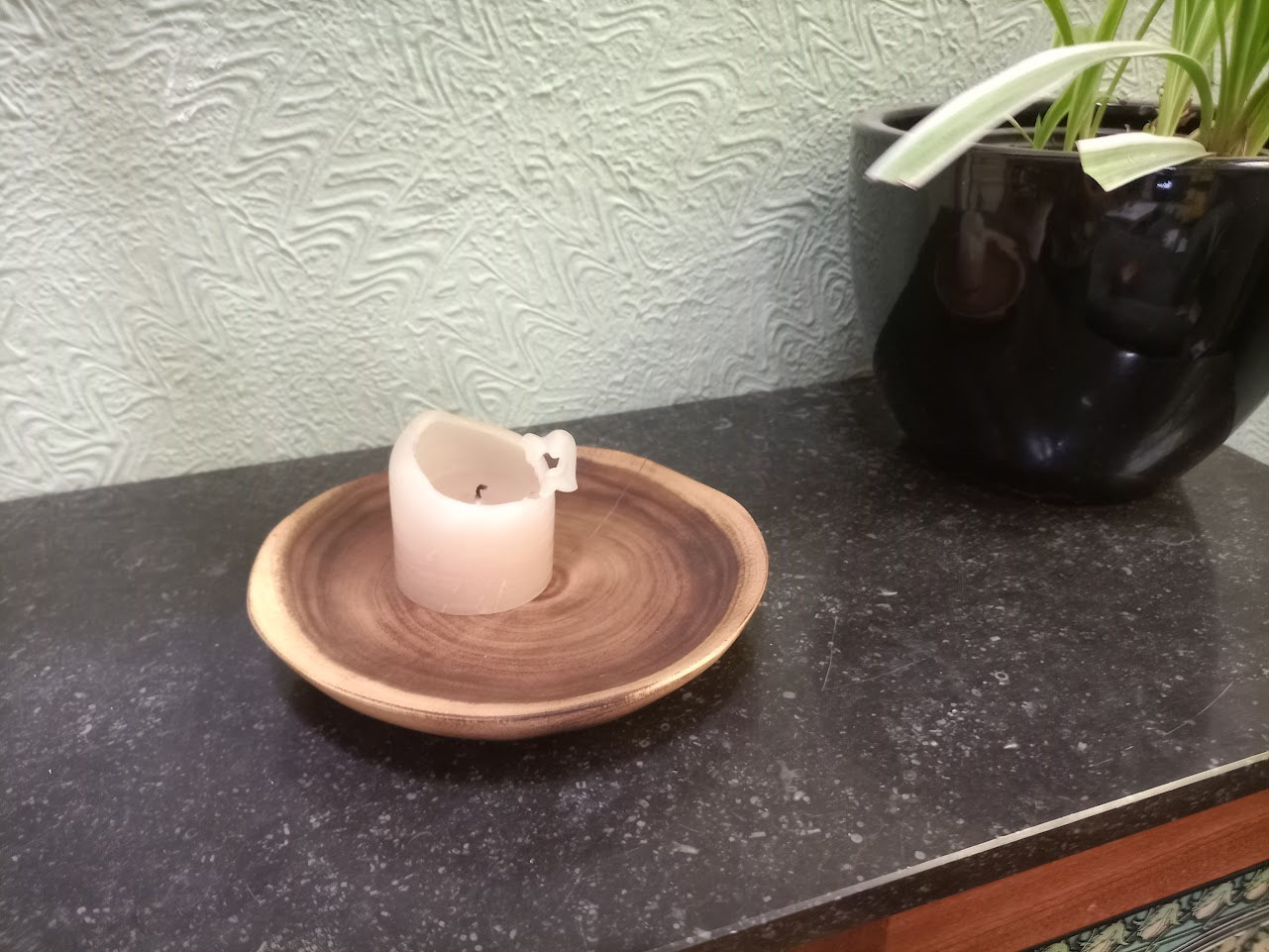 lage platte houten schaal, diep bord van hout, decoratief houten bord, bord uit één geheel, schaal zonder lijmnaden