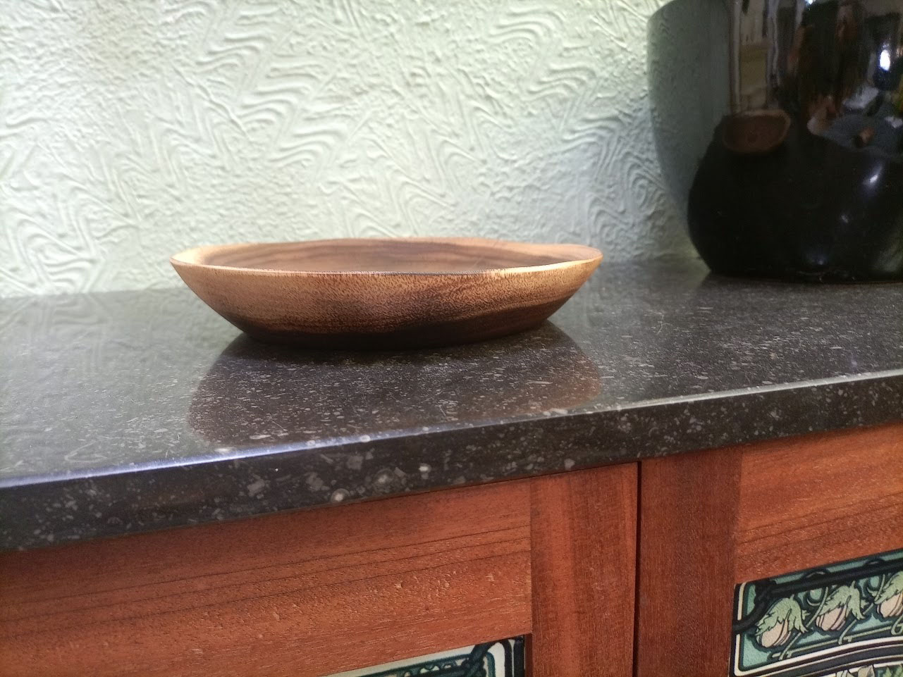 lage platte houten schaal, diep bord van hout, decoratief houten bord, bord uit één geheel, schaal zonder lijmnaden