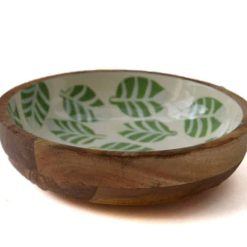 houten schaal groene bladeren