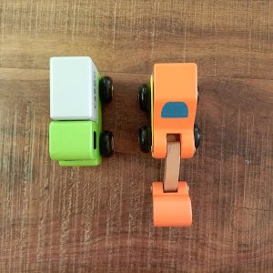 speelgoedauto's van hout, houten speelgoedautootjes