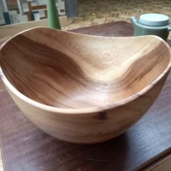 houten schaal organische vorm, houten slakom, saladeschaal hout, kinta schaal, houten fruitschaal