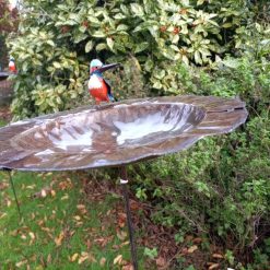 vogelvoederschaal metaal, voederschaal met vogelbeeld, voederschaal ijsvogel, tuinbeeld op stang