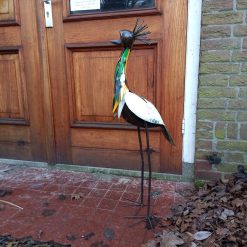 grote vogelfiguur metaal, groot vogelbeeld ijzer, kraanvogel tuinbeeld