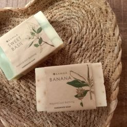 cadeaupakket moederdag, cadeaupakket juffendag, valentijnscadeau, mandje hartvorm cadeau, giftset hart met zeep