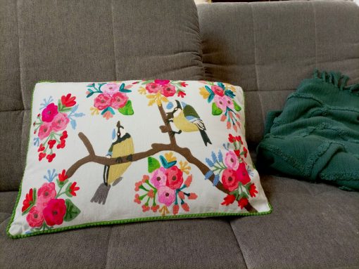 rechthoekig kussen met vogels en bloemen, rechthoekig kussen kwaliteit, pimpelmees kussen, kussen vogels