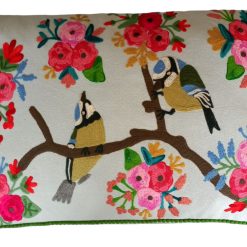 rechthoekig kussen met vogels en bloemen, rechthoekig kussen kwaliteit, pimpelmees kussen, kussen vogels