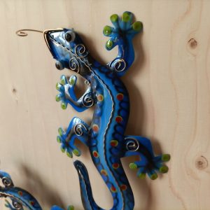 metalen gekko voor aan de muur, wanddecoratie gekko blauw, fairtrade wanddecoratie gekko