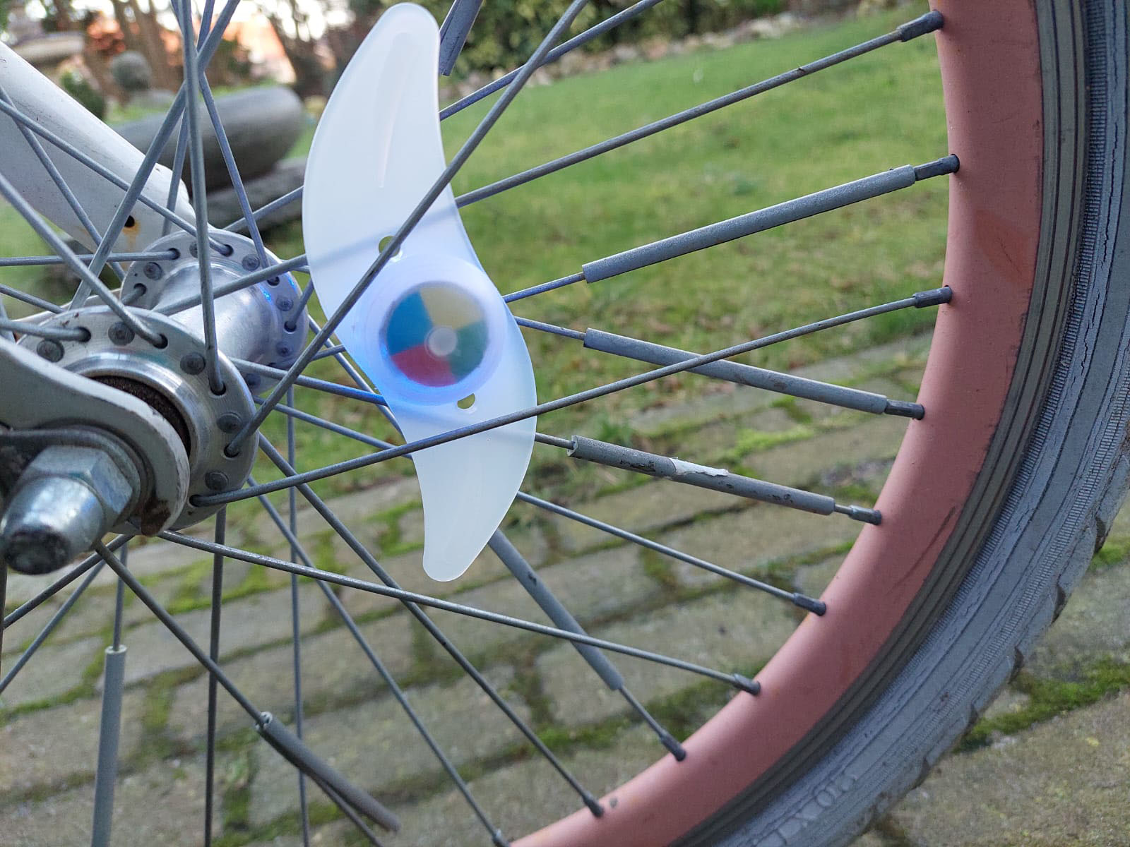 spaakverlichting 3 kleuren, verlichting voor tussen de spaken, cadeau accessoire kinderfiets, veilige fietsverlichting, schoencadeau