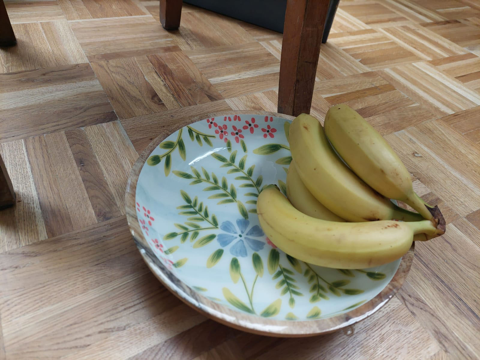 houten schaal met print in zomerbloemen, houten schaal met gladde binnenkant, saladeschaal of serveerschaal met patroon