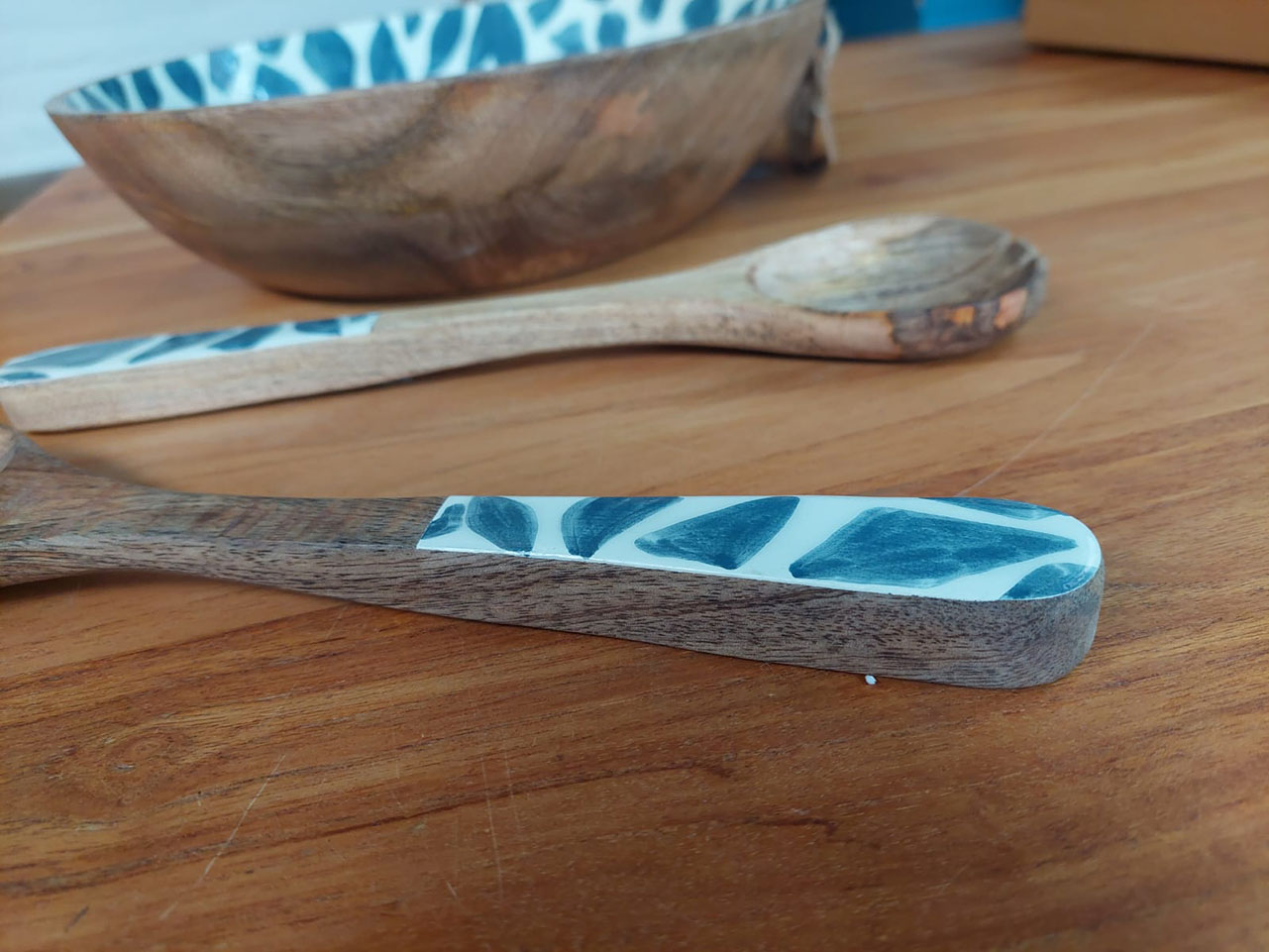 houten slacouvert met print, houten slabestek, slabestek met beschilderd handvat