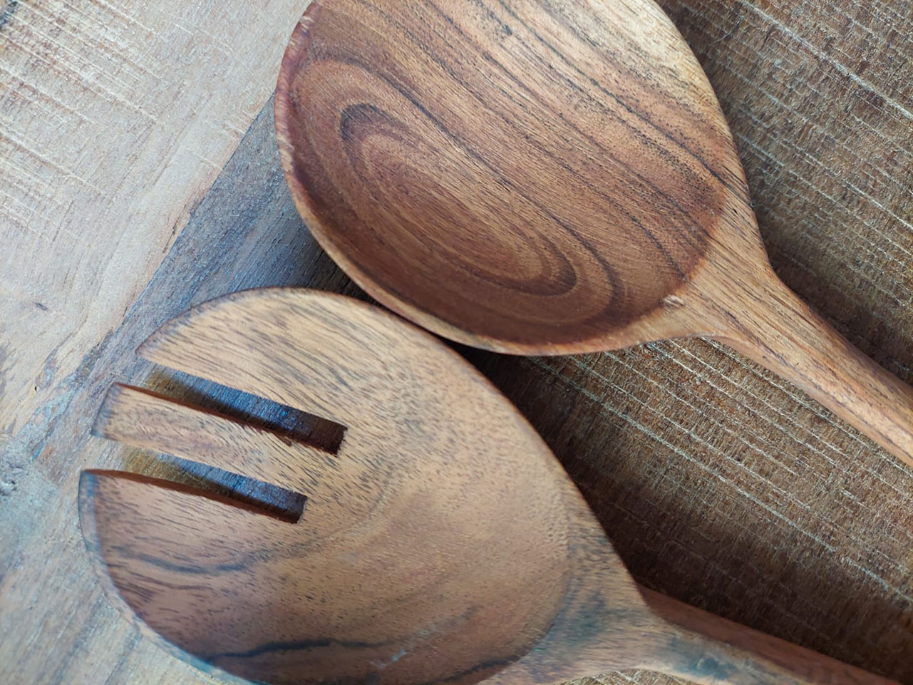 houten slacouvert met print, houten slabestek, slabestek met beschilderd handvat