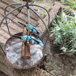 tuindecoratie hangende vogelkooi, gerecyclede metalen tuindeco, vogelkooi deco met vogeltjes, cadeau huwelijk, koppel ijsvogel s decoratie