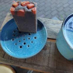 bewaarbakje voor in de badkamer, aardwerk bakje met deksel, badkameraccessoires blauw aardewerk, gezichtspads bakje met deksel