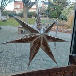 kerstster 3d groot, kerstdecoratie milieubewust duurzaam en eco sfeer, kerstdecoratie natuurlijke sfeer, kerstster kerstversiering van jute en papier, papieren kerstster jute, kerstdecoratie eco voor zakelijk zoals winkel kantoren kerken en scholen, duurzame sfeer kerstdecoratie