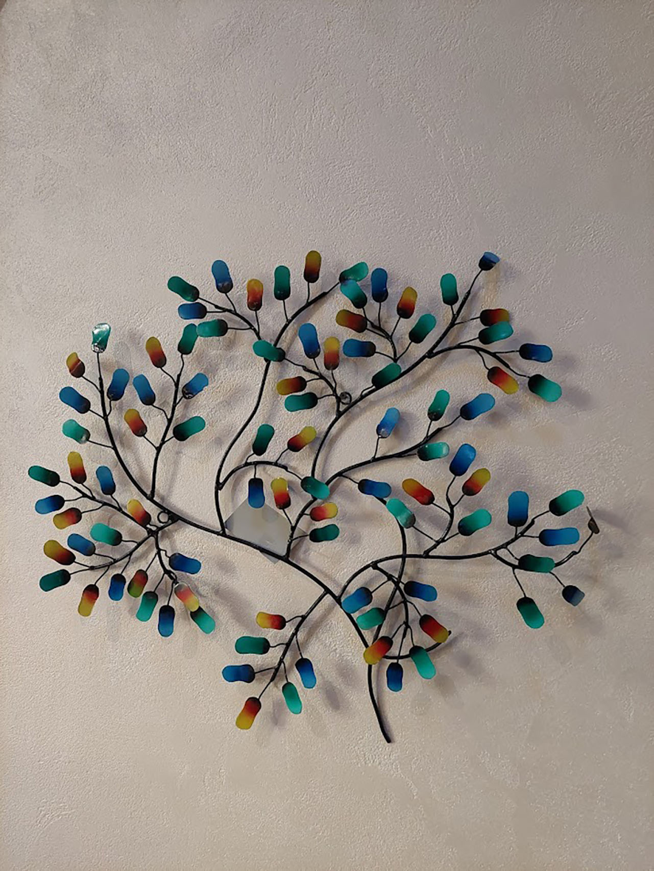 muurdecoratie 3D tak, tak met gekleurde blaadjes, levensboom abstract, wanddecoratie metalen bloemen