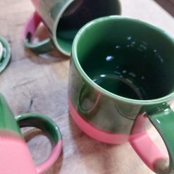 ruime mok met oor, set koffiekop en theekop in hetzelfde design, kop 400 ml, fairtrade mok in 2 kleuren groen en roze