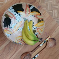 Houten schaal met print in aardetinten, slabestek en schaal dezelfde design, cadeau huwelijk