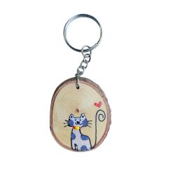 Houten sleutelhangers met handgeschilderde kat en giraffe