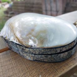 Decoratieve sieradendoos van Kowok of kupang schelp met natuurlijke patronen en een stijlvolle uitstraling