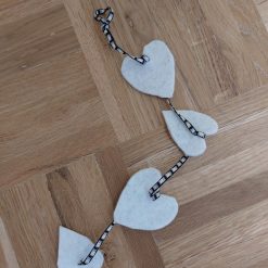Vilten hartslinger van gerecycled vilt 30 cm