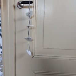 sfeerfoto van zachte vilten slinger gemaakt van restmateriaal