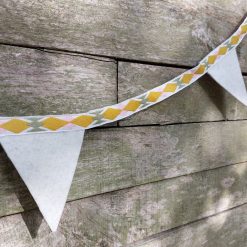 Duurzame vilten slinger voor babykamer en kinderkamer