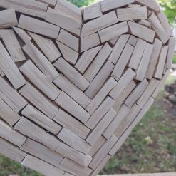 houten beeld hart driftwood detail