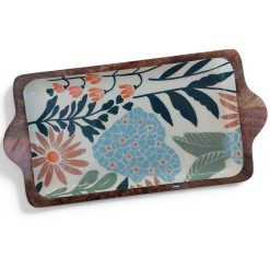 houten serveerplank met print die met de hand is aangebracht in heldere natuurlijke kleuren