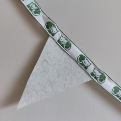 Duurzame vilten vlaggenlijn voor sfeervolle decoratie in de kinderkamer