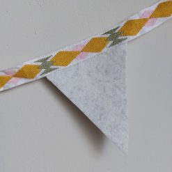Handgemaakte vilten vlaggenlijn van gerecycled vilt 120 cm