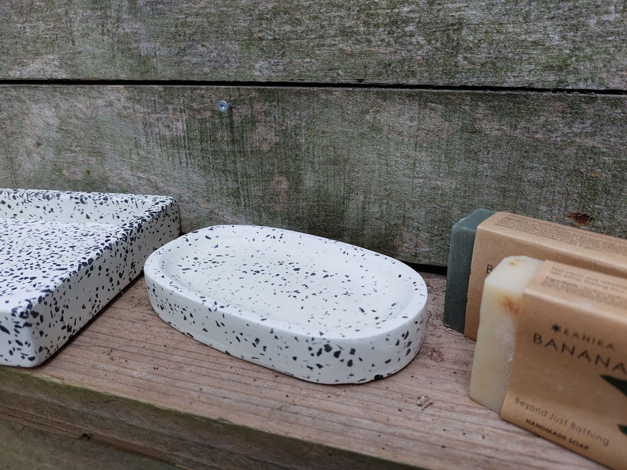 Terrazzo zeepschaal zwart wit 14 x 7,5 cm