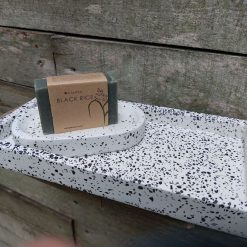 dienblad of tray voor in badkamer toilet of keuken van terrazzo