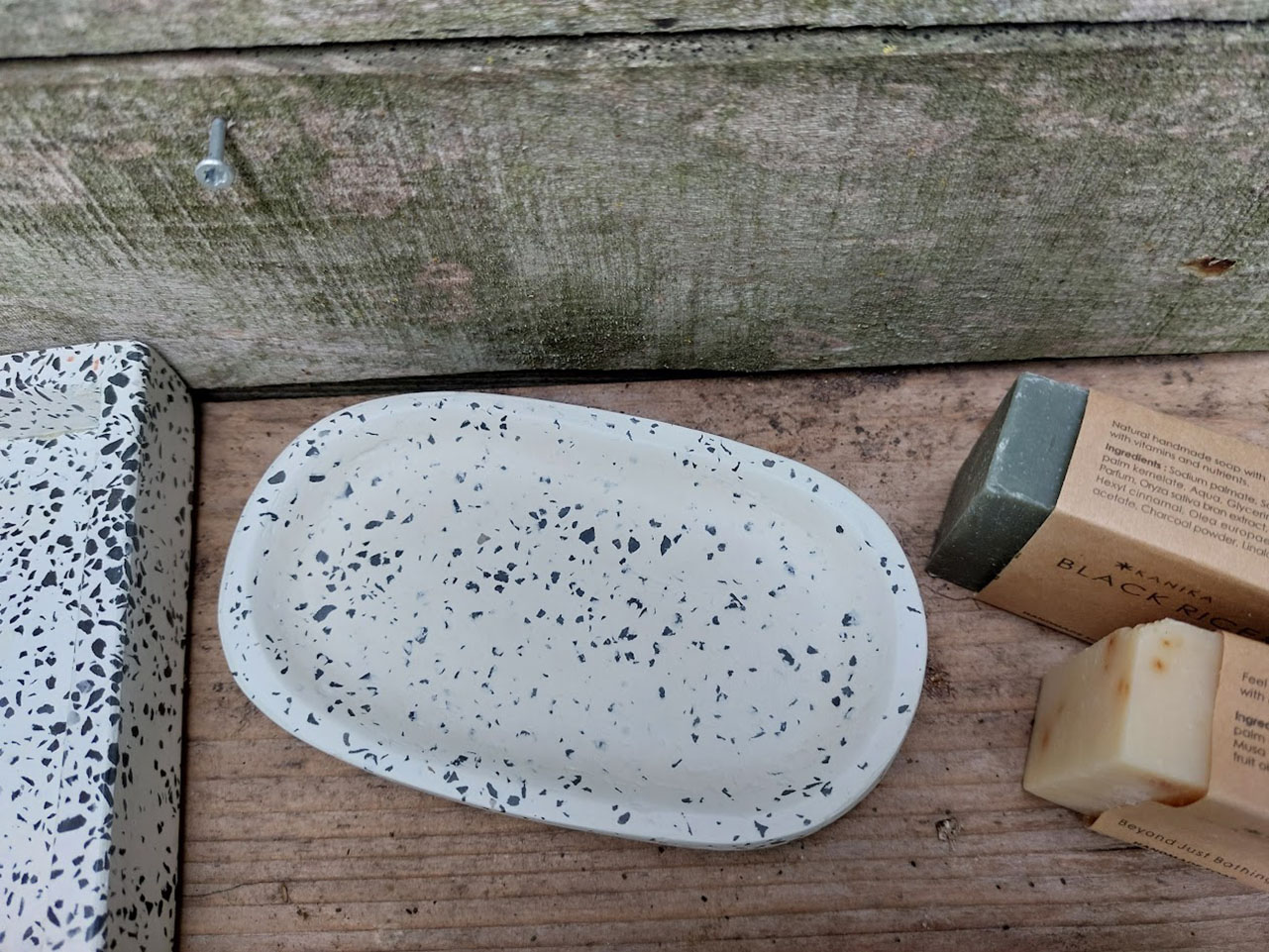 Terrazzo zeepschaal zwart wit 14 x 7,5 cm